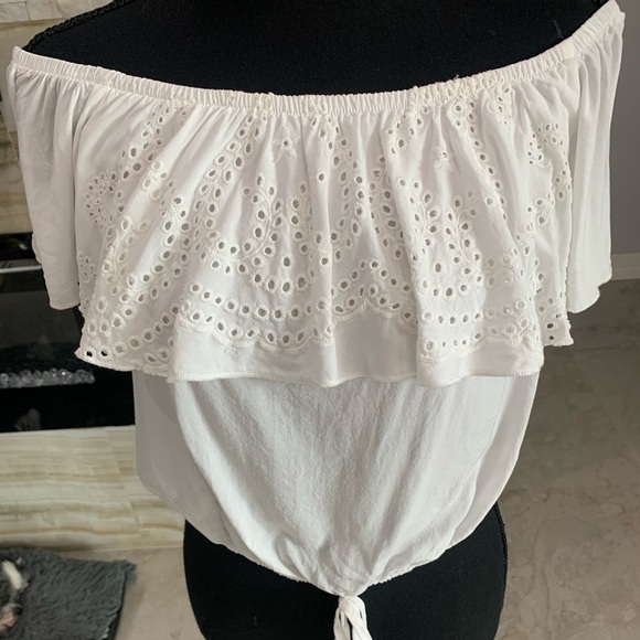 Women’s Mossimo White Off Shoulder Ruffle Back Scoop. Size L (176) - Picture 2 of 9